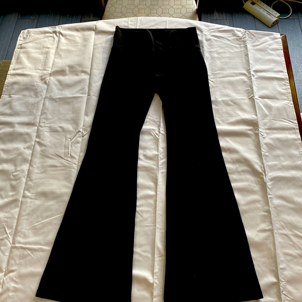 BNWT Fabletics Ultra High Wasted Solid Pureluxe Pant size medium black
